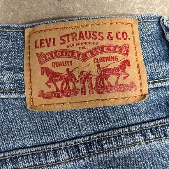 Levi's Women's 505 Straight Jeans - Denim Blue - Picture 3 of 5
